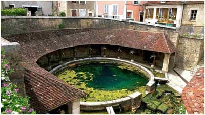 ગજબ હો બાકી ! આ છે દુનિયાનો અનોખો ધોધ, જ્યાંથી દર સેકન્ડે નીકળે છે 300 લીટર પાણી