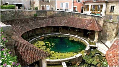 ગજબ હો બાકી ! આ છે દુનિયાનો અનોખો ધોધ, જ્યાંથી દર સેકન્ડે નીકળે છે 300 લીટર પાણી