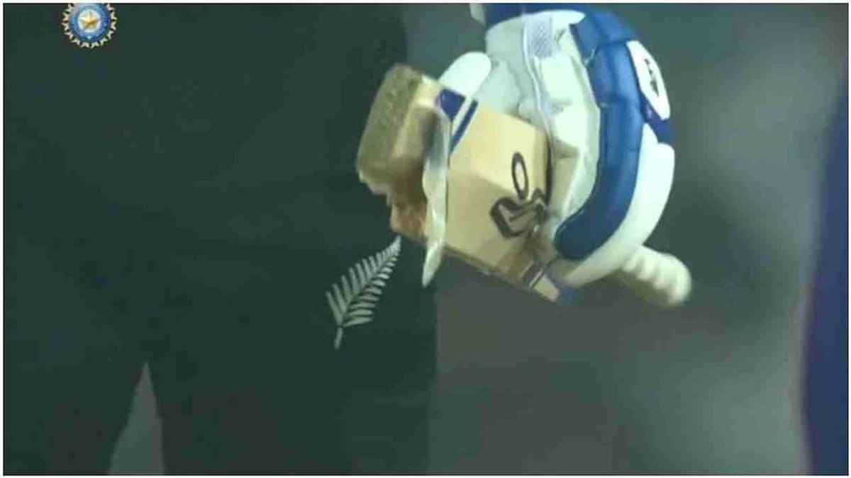 IND vs NZ: ભુવનેશ્વર કુમાર પર એટેક કરવા જતા ન્યુઝીલેન્ડના જીમી નીશમે તોડ્યુ બેટ, જુઓ VIDEO