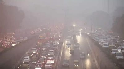 Delhi Air Pollution: પ્રતિબંધો હળવા કર્યા પછી દિલ્હીની હવા થઇ પ્રદુષિત, આજે AQI ફરી 385 પર પહોંચ્યો