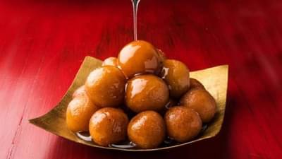 Gulab Jamun History : ગુલાબ જાંબુમાં ન તો ગુલાબ છે અને ન જાંબુ, તો પછી શા માટે પડ્યું આ નામ,જાણો આ પાછળની કહાની