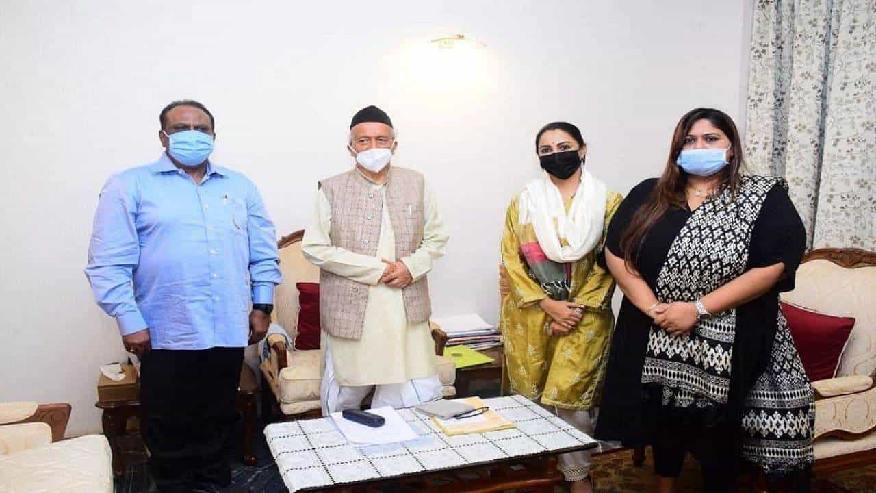 સમીર વાનખેડેના પરિવારે રાજ્યપાલને કરી નવાબ મલિકની ફરિયાદ, જાણો ભગતસિંહ કોશ્યારીએ શું આપ્યો જવાબ