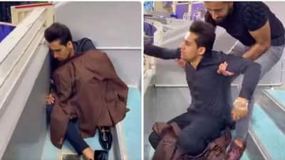 Pakistani fan : પાકિસ્તાનની હારથી તૂટી ગયું  ફેનનું દિલ, મેદાન છોડવા તૈયાર નહતો, સીડી પર બેસીને શોક વ્યક્ત કર્યો