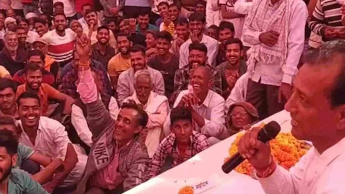 Video : ખરેખર ! ગેહલોતના મંત્રી રાજેન્દ્ર ગુડાએ એન્જિનિયરને કહ્યું રસ્તો કેટરિના કૈફના ગાલ જેવો બનવો જોઈએ, ગુડાનું નિવેદન સોશિયલ મીડિયા પર વાયરલ