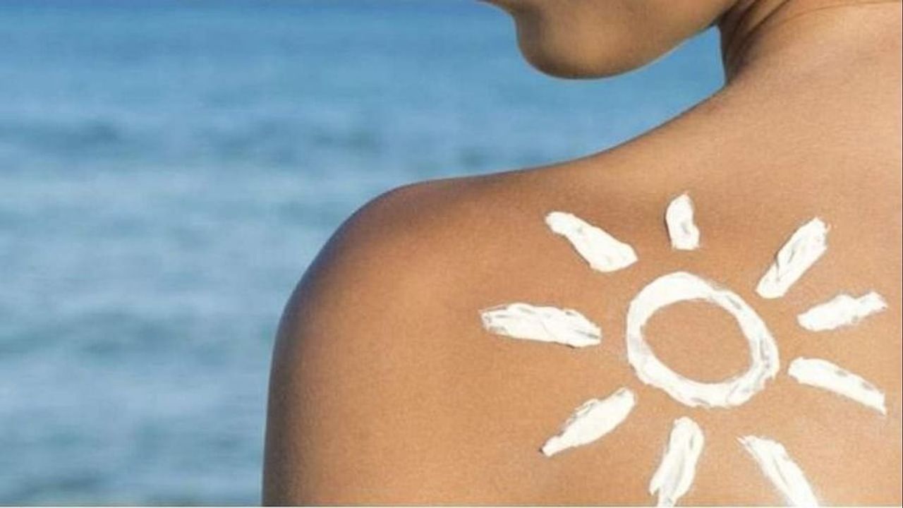 Skin Tips: શું તમે પણ સનસ્ક્રીન ક્રીમનો ઉપયોગ કરતી વખતે કરો છો આ ભૂલો? તો થઇ શકે છે ત્વચાને નુકસાન