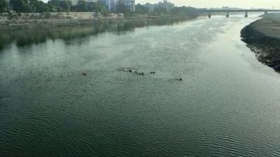 Surat : મક્કાઇપુલ પરથી 12 વર્ષીય બાળક પડ્યો ન હતો, તેના પિતાએ ફેંકી દીધો હતો