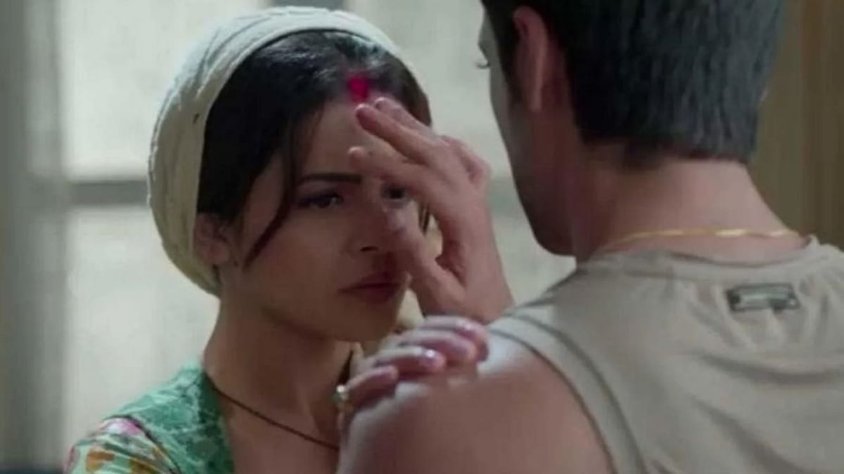 Viral video : સિંદૂર લગાવવાનો આ અંદાજ જોઈને લોકો લઇ રહ્યા છે મજા, વીડિયો થયો સોશિયલ મીડિયામાં વાયરલ