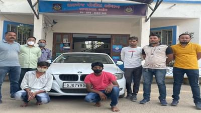 અમદાવાદમાં મોજશોખ માટે નકલી અધિકારી બની ખંડણી ઉઘરાવતા બે યુવાનો ઝડપાયા