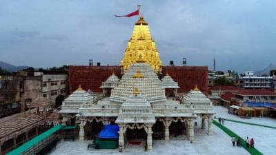 અંબાજી માતાજીના ભંડારાની ગણતરીનો પ્રારંભ, 70થી 80 વ્યક્તિનો સ્ટાફ ગણતરીમાં જોતરાયો