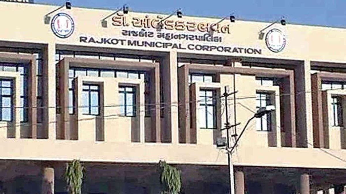 રાજકોટમાં એક અઠવાડિયામાં 285 લોકોને શ્વાન કરડયાં, ખસીકરણ ઝુંબેશ પર સવાલ