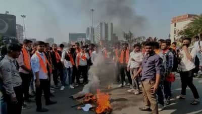 સુરતમાં NSUI અને ABVP આમને સામને, સાસ્કમા કોલેજમાં વિરોધ