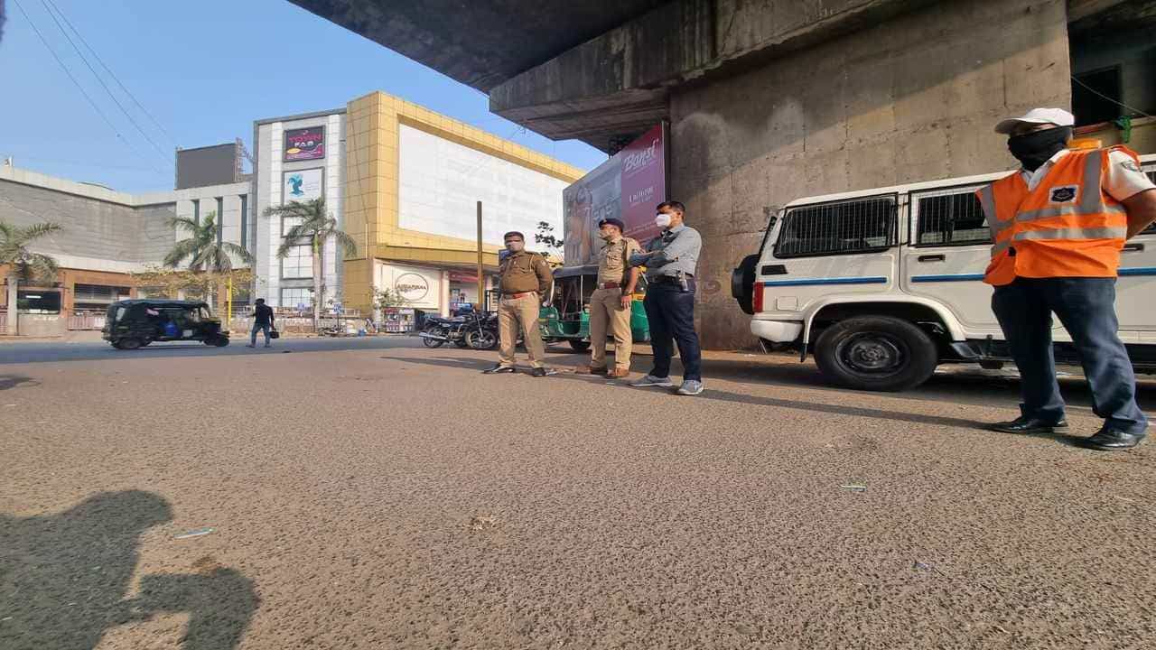 SURAT : જીએસટીના દરના વિરોધમાં કાપડ માર્કેટની સિત્તેર હજારથી વધુ દુકાનો બંધમાં જોડાઇ