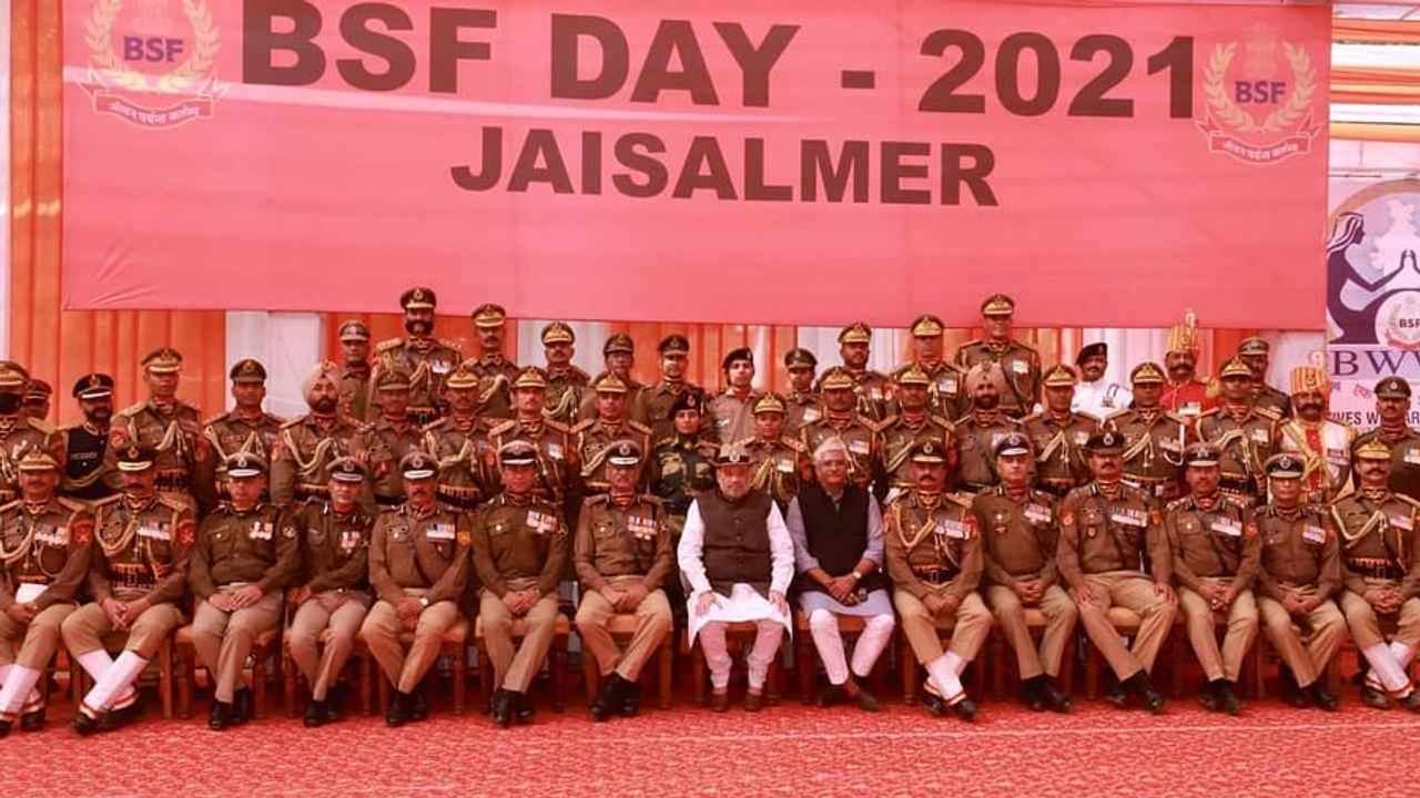 ગૃહમંત્રી અમિત શાહે BSFના 57માં સ્થાપના દિવસ પર જવાનો અને અધિકારીઓ સાથે સમય વિતાવ્યો.