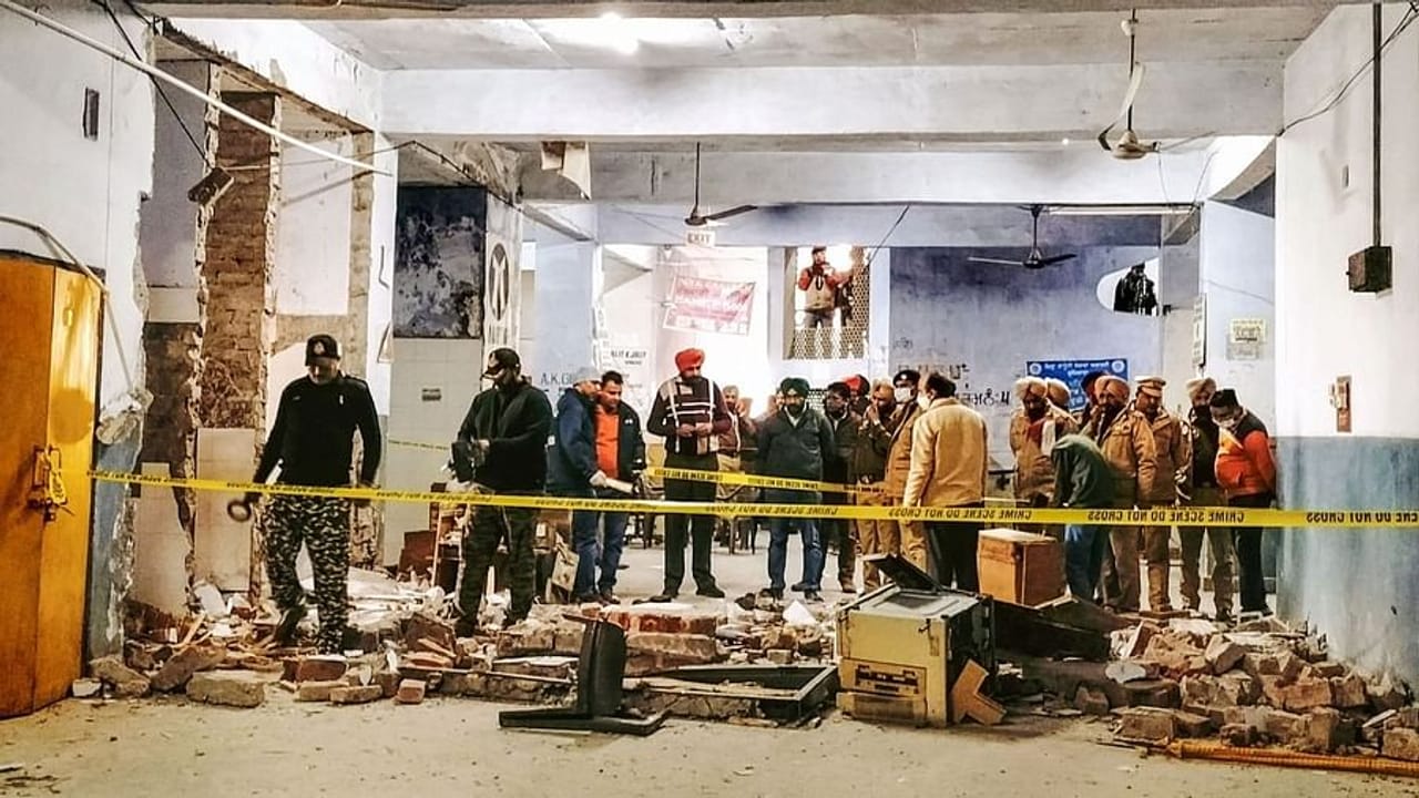 Ludhiana Court Blast: કોર્ટ સંકુલ બ્લાસ્ટમાં પાકિસ્તાન સમર્થિત ખાલિસ્તાની જૂથોનો હાથ, ગુપ્તચર એજન્સીઓનો દાવો !