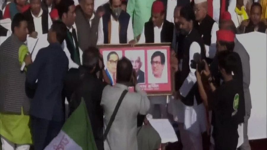 UP Election 2022: મેરઠ ચૂંટણી રેલીમાં SP-RLDએ ગઠબંધનની જાહેરાત કરી, જયંતે કહ્યું- ખેડૂતોના મામલામાં ભાજપે દાઢી મુંડાવી અને નાક પણ કપાવ્યું