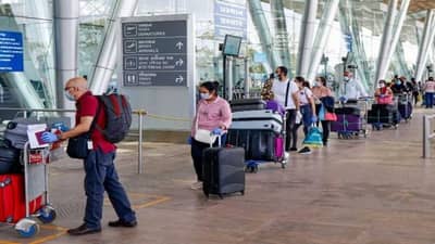 રાહતના સમાચાર : અમદાવાદ એરપોર્ટ પર  યુકે અને સિંગાપુરથી આવેલા  228 યાત્રીઓ કોરોના નેગેટિવ