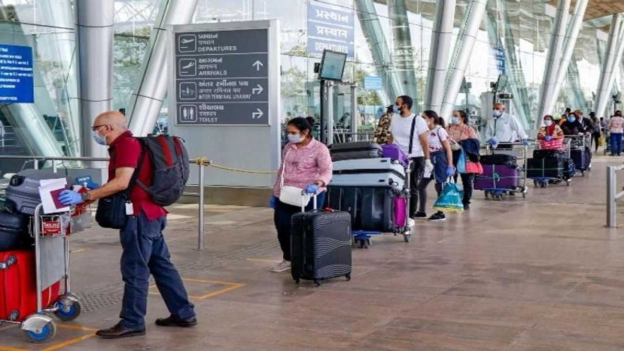 રાહતના સમાચાર : અમદાવાદ એરપોર્ટ પર યુકે અને સિંગાપુરથી આવેલા 228 યાત્રીઓ કોરોના નેગેટિવ