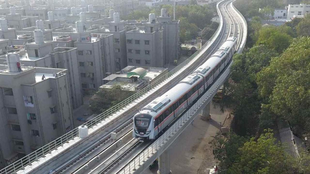 અમદાવાદમાં મેટ્રો રેલની કામગીરી પૂરજોશમાં, આ મહિનામાં અમદાવાદીઓ માણી શકશે મેટ્રો રેલની સફર