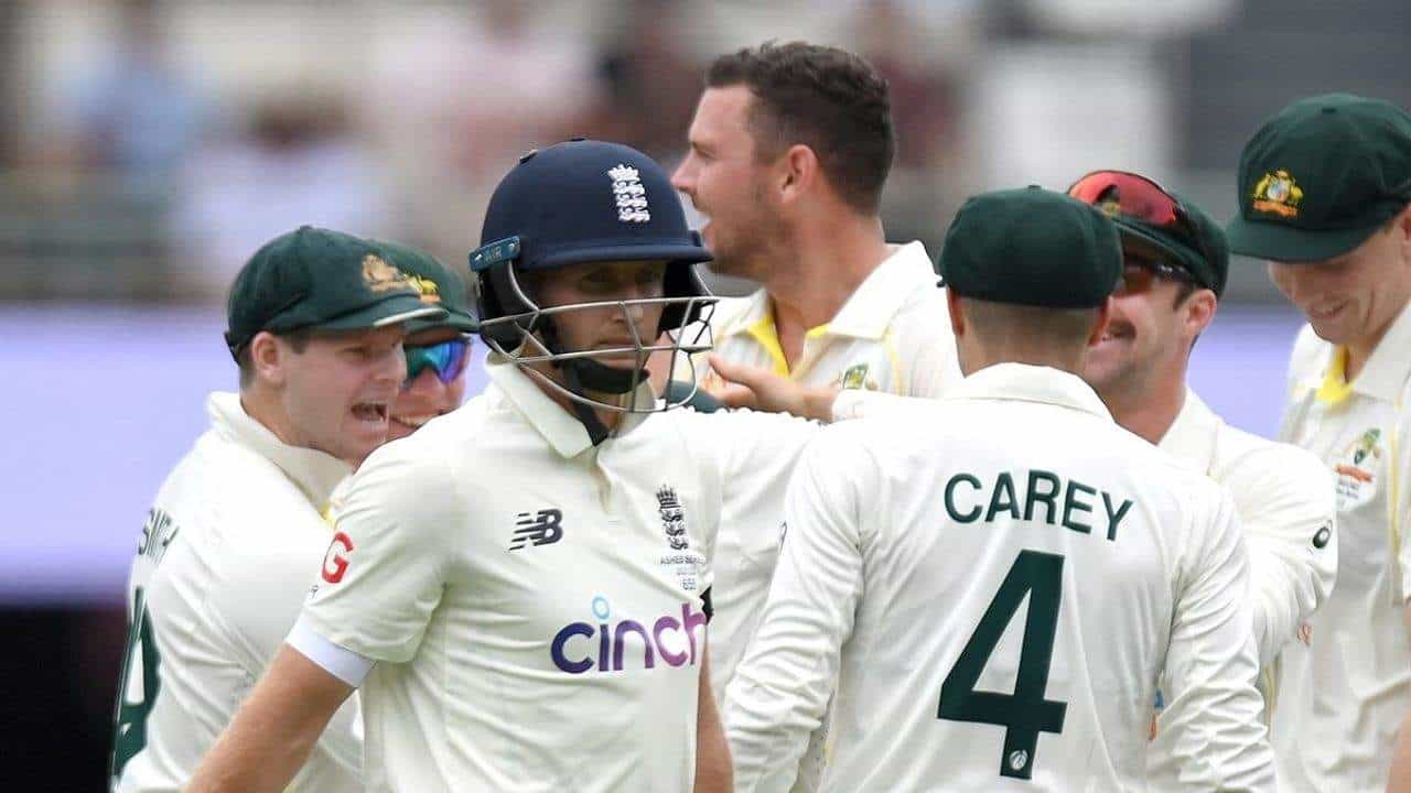 AUS vs ENG: એશિઝ સિરીઝની શરુઆતમાં જ ઇંગ્લેન્ડના હાલ બેહાલ બન્યા, પેટ કમિન્સ સામે ઇંગ્લીશ ટીમ ઘૂંટણીયે, 147 રનમાં ઓલઆઉટ