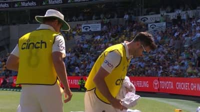 Ashes 2021: ઇંગ્લેન્ડના આ બે દિગ્ગજ ઓસ્ટ્રેલિયા સામેની ટેસ્ટ મેચમાં જૂનિયરોને પાણી પિવડાવતા નજર આવ્યા, તસ્વીરો થઇ વાયરલ