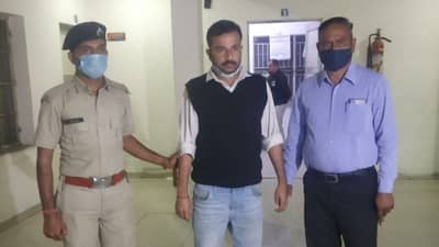 AHMEDABAD : EDમાં નોકરી આપવાની લાલચ આપી લાખો રૂપિયા પડાવનાર નકલી IB ઓફિસરની ધરપકડ