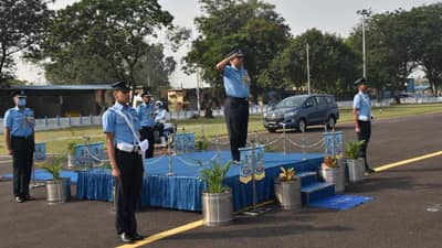AHMEDABAD : ગોલ્ડન કટાર ડિવિઝનના જનરલ ઓફિસર કમાન્ડિંગ મેજર જનરલ મોહિત વાધવાએ BRO મોટરસાઇકલ રેલી 2021ને પ્રયાણ કરાવ્યું