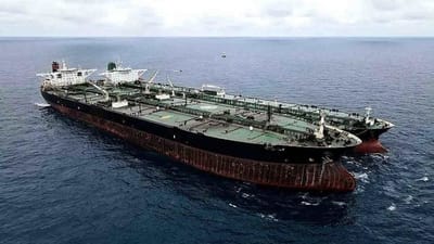 BHAVNAGAR : અલંગમાં કસ્ટમ અને DRIની મોટી કાર્યવાહી, 3 મોટા કાર્ગો શીપને સીઝ કર્યા, જાણો શું છે કારણ