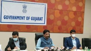 Vibrant Gujarat Summit 2022 : કોરોનાની વકરતી સ્થિતિ વચ્ચે સરકાર સમિટ યોજવા અડગ