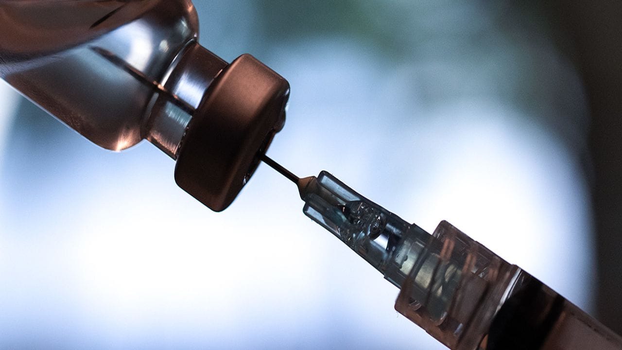 VACCINATION : ગુજરાતમાં 15 થી 18 વર્ષના 35 લાખથી વધુ બાળકોના રસીકરણ અંગે થઇ શકે છે મહત્વની જાહેરાત VACCINATION : ગુજરાતમાં 15 થી 18 વર્ષના 35 લાખથી વધુ બાળકોના રસીકરણ અંગે થઇ શકે છે મહત્વની જાહેરાત