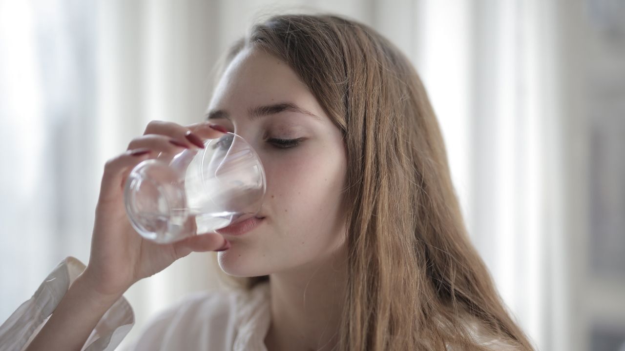 શું તમને પણ છે જમ્યા બાદ તુરંત પાણી પીવાની આદત? તો ચેતી જજો: જાણો તેનાથી થતા નુકશાન વિશે