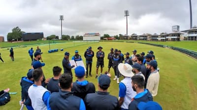 ભારતીય ટીમમાં ઓપનિંગ જોડીની સમસ્યા લાંબા સમયથી છે. ટીમને એવી કોઈ ઓપનિંગ જોડી મળી નથી જે લાંબા સમય સુધી ઇનિંગ્સની ઓપનિંગ ચાલુ રાખે. ક્યારેક ઈજા તો ક્યારેક ખેલાડીઓના ફોર્મે ટીમને પરેશાન કરી છે. ભારતીય ટીમ હાલમાં દક્ષિણ આફ્રિકામાં છે અને ટીમનો નિયમિત ઓપનર રોહિત શર્મા ઈજાના કારણે ટીમનો ભાગ નથી. આવી સ્થિતિમાં ઓપનિંગ જોડીની જવાબદારી કોણ સંભાળશે તે તો મેચના દિવસે જ ખબર પડશે. ભારતે છેલ્લે 2018માં દક્ષિણ આફ્રિકાનો પ્રવાસ કર્યો હતો અને ત્યારથી ભારતની ઓપનિંગ જોડીમાં ઘણા ફેરફારો થયા છે. અમે તમને 2018 થી અત્યાર સુધી અજમાવેલી ભારતીય ઓપનિંગ જોડી વિશે જણાવવા જઈ રહ્યા છીએ.