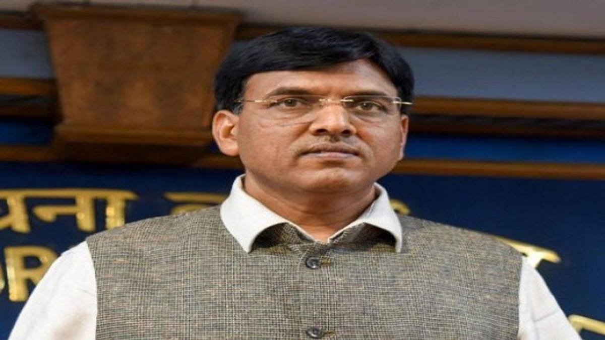 Ahmedabad: કેન્દ્રીય આરોગ્ય પ્રધાને લીધી સિવિલ હોસ્પિટલની મુલાકાત, કોરોનાના વધતા કેસો વચ્ચે સિવિલમાં ચાલતી કામગીરી ચકાસી