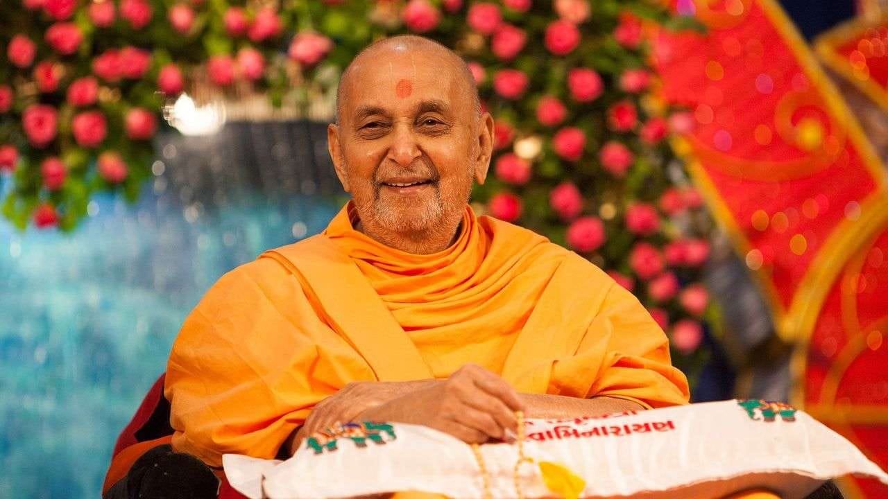 Bhakti: માત્ર 28 વર્ષની ઉંમરે પ્રમુખસ્વામી કેવી રીતે બન્યા BAPSના પ્રમુખ ? જાણો ‘શાંતિલાલ'થી ‘પ્રમુખસ્વામી' સુધીની સફર