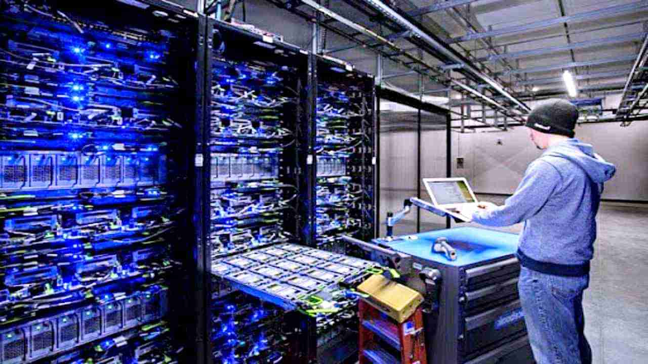 Technology: શું હોય છે Server અને કેવી રીતે કરે છે કામ ? જાણો અહીં સરળ શબ્દોમાં