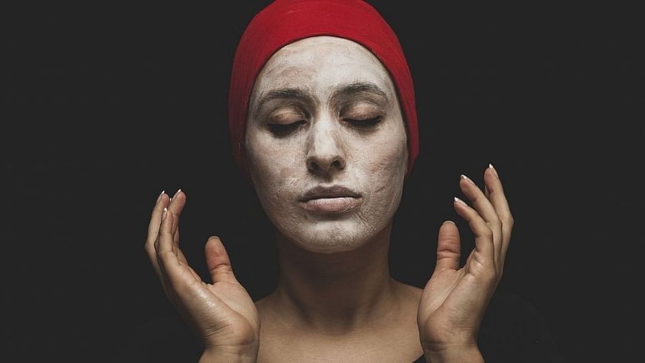 Skin Care Tips : આ ચાર પ્રકારના લોટમાં છુપાયેલુ છે સુંદરતાનું રહસ્ય, જાણો કેવી રીતે તેનો ઉપયોગ કરશો
