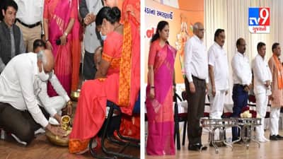 સાબરકાંઠા: CM ભૂપેન્દ્ર પટેલે વંચિત વર્ગની મહિલાઓના પગ ધોઇ લૂછ્યા, CR પાટીલે કહ્યુ, પેજ પ્રમુખ વિમા સુરક્ષિત પેજ ની ફરજ અદા કરે