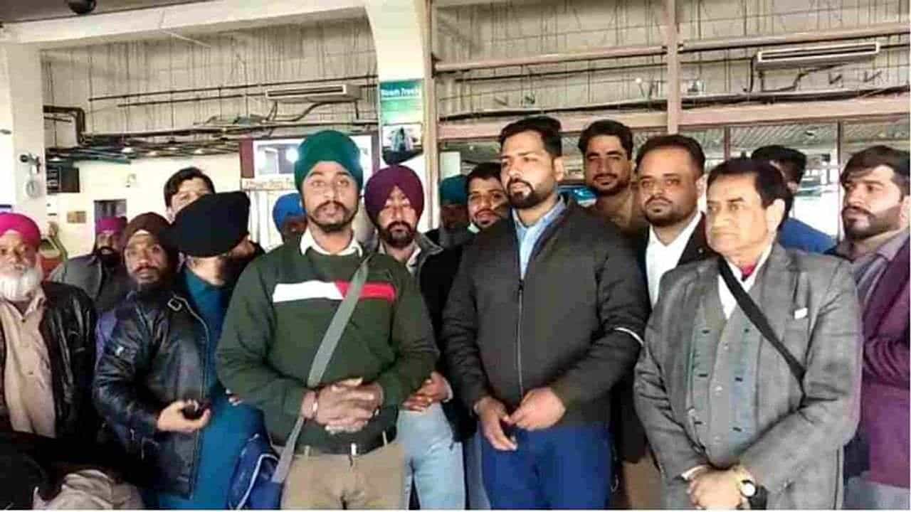 Afghanistan Crisis : ભારતે અફઘાનિસ્તાનમાંથી 110 શીખ અને હિન્દુઓને બહાર કાઢ્યા, તમામ લોકોનું કરવામાં આવશે પુનર્વસન