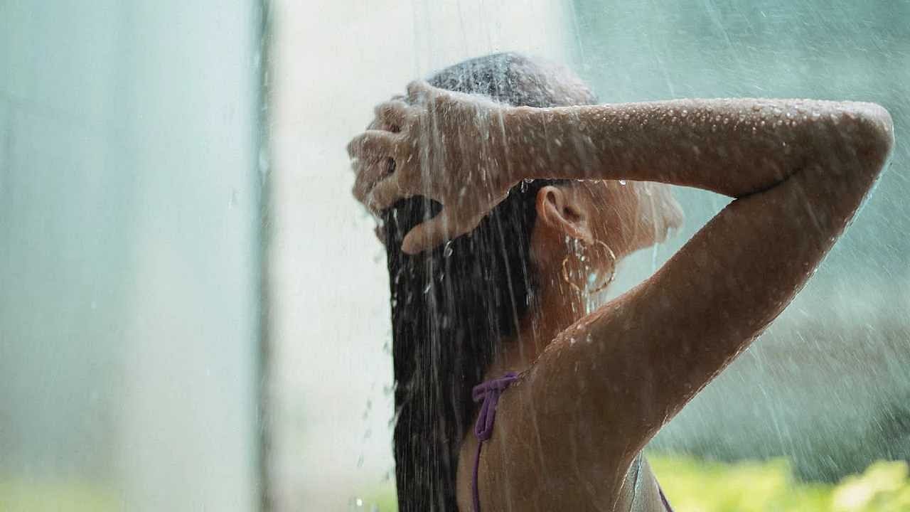 Health Tips: શું તમે જાણો છો ગરમ પાણીથી સ્નાન કરવાના પણ છે ઘણા ફાયદા? આ વાતથી તમે પણ હશો અજાણ