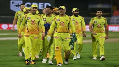 ચેન્નાઈ સુપર કિંગ્સે IPL 2022 Retention માં તેમના 4 ખેલાડીઓને જાળવી રાખ્યા છે. ટીમે રવિન્દ્ર જાડેજા (Ravindra Jadeja), એમએસ ધોની (MS Dhoni), મોઈન અલી (Moin Ali) અને ઋતુરાજ ગાયકવાડને ટીમમાં જાળવી રાખ્યા હતા પરંતુ કેટલાક એવા ખેલાડીઓ હતા જે મેચ વિનર હતા પરંતુ ટીમે તેમને છોડવા પડ્યા હતા. આ ખેલાડીઓને ચોક્કસપણે બહાર કરવામાં આવ્યા હતા પરંતુ તેમનું મહત્વ જાળવી રાખવામાં આવેલા ખેલાડીઓ જેટલું જ છે. આ ખેલાડીઓ વિના ચેન્નાઈ સુપર કિંગ્સનું સંતુલન બગડી શકે છે. ચાલો તમને જણાવીએ કે તે 5 ખેલાડીઓ કયા છે જેમને ટીમમાં પાછા લાવવા માટે ચેન્નાઈ સુપર કિંગ્સ કરોડો રૂપિયા ખર્ચ કરી શકે છે.