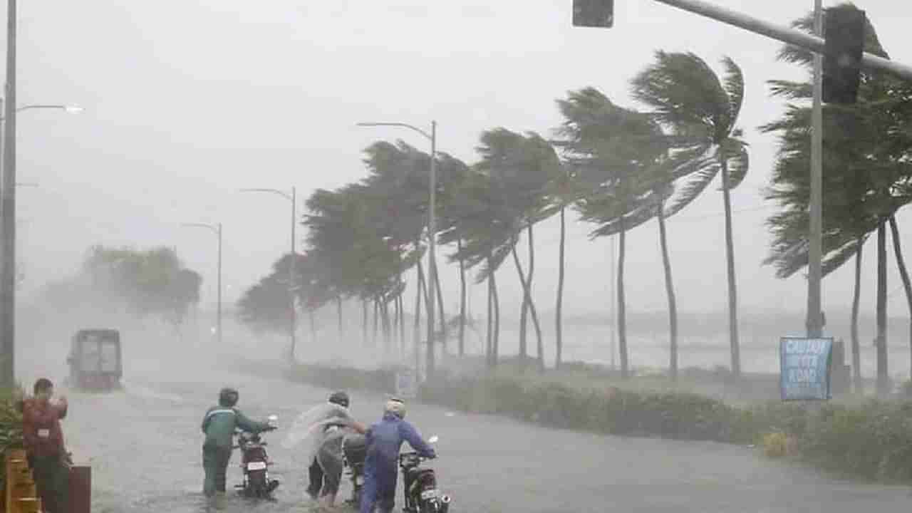 Super Typhoon Rai: ફિલિપાઈન્સમાં વાવાઝોડાએ તબાહી મચાવી, અત્યાર સુધીમાં 100 લોકોના મોત, 3 લાખ લોકો ઘર છોડવા મજબૂર