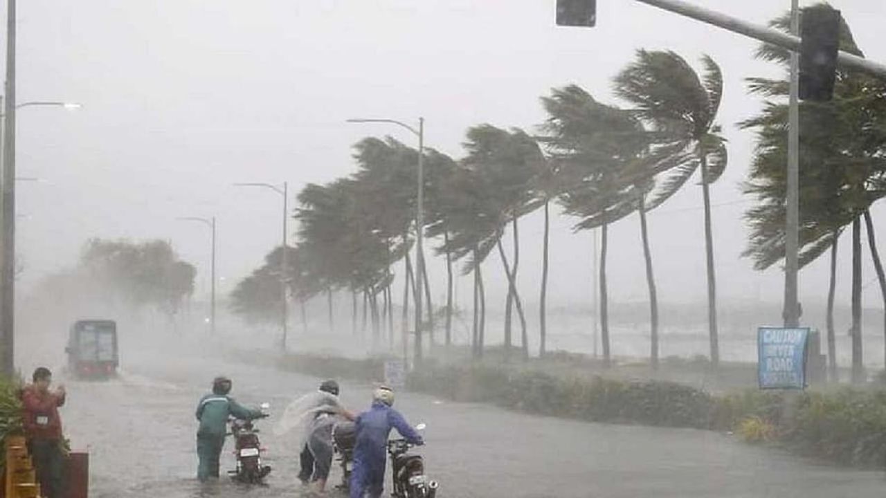 Super Typhoon Rai: ફિલિપાઈન્સમાં વાવાઝોડાએ તબાહી મચાવી, અત્યાર સુધીમાં 100 લોકોના મોત, 3 લાખ લોકો ઘર છોડવા મજબૂર