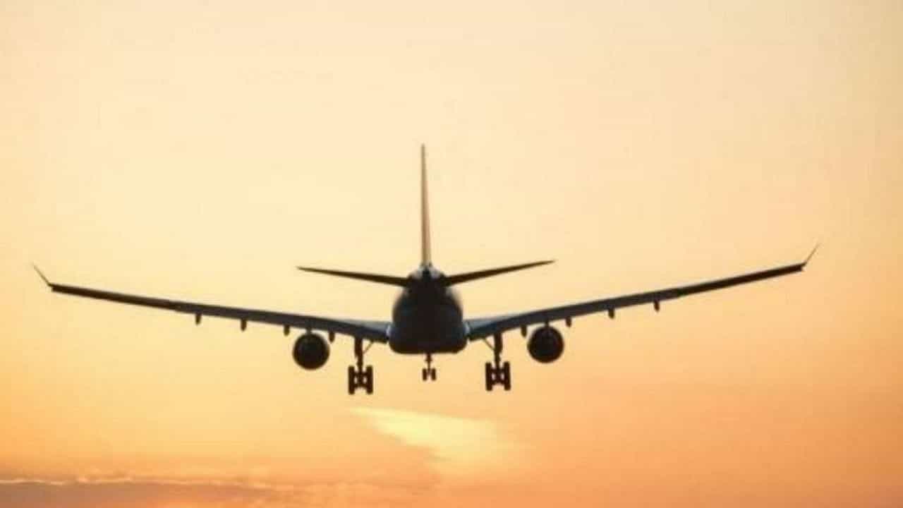 Indian Airlines : હવે તમે ફ્લાઈટ્સ અને એરપોર્ટ પર ભારતીય મ્યુઝિક સાંભળી શકશો ! ઉડ્ડયન મંત્રાલયે કહ્યું એરલાઈન્સ કંપનીઓએ વિચારવું જોઈએ