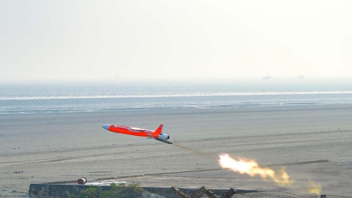 DRDOને મળી મોટી સફળતા, હાઈ-સ્પીડ એક્સપાન્ડેબલ એરિયલ ટાર્ગેટ 'અભ્યાસ'નું કર્યું સફળતાપૂર્વક ફ્લાઇટ ટેસ્ટ