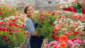 Career in Floriculture: રંગબેરંગી ફૂલોની દુનિયામાં છે ઉજ્જવળ કારકિર્દી, જાણો સ્કોપ, કોર્સ, નોકરી અને કેટલો મળે પગાર