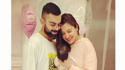 Anushka And Virat Wedding Anniversary : તેમની પુત્રી વામિકા સાથેના કપલની 5 શ્રેષ્ઠ તસવીર જુઓ