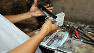 Crime: મને સ્કૂલમાંથી કેમ કાઢી મૂક્યો ? વિદ્યાર્થીએ પ્રિન્સિપાલ પર ચલાવી 3 ગોળી, અગાઉ પણ ખુલ્લી તલવારે પહોચ્યો હતો શાળાએ