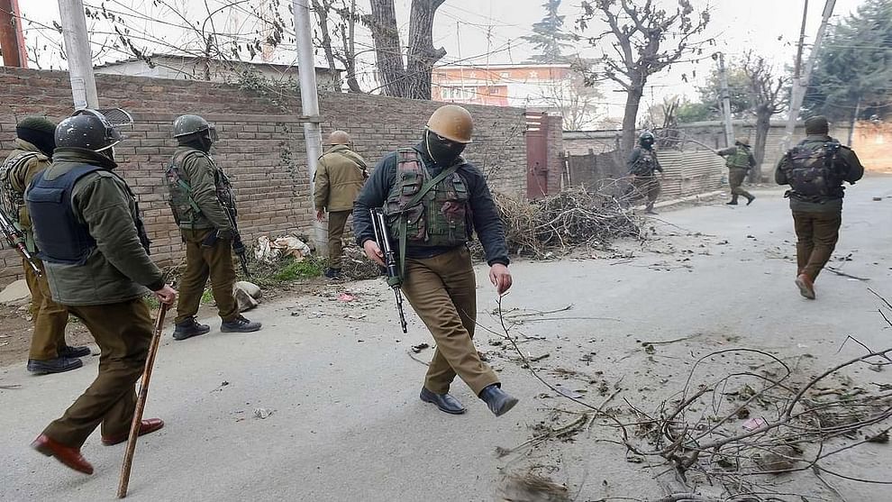 Jammu-Kashmir: કાશ્મીરના કુલગામમાં સુરક્ષાદળોએ 6 આતંકીઓને ઠાર કર્યા, અનંતનાગમાં એન્કાઉન્ટર એક્શનમાં