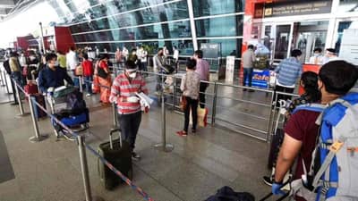 Omicron Variant: દિલ્હી-મુંબઈ સહિત આ 6 શહેરમાંથી આવનારા આંતરરાષ્ટ્રીય મુસાફરોને RTPCR ટેસ્ટનું પ્રી બુકિંગ કરાવવુ જરૂરી, કેન્દ્ર સરકારનો નિર્ણય