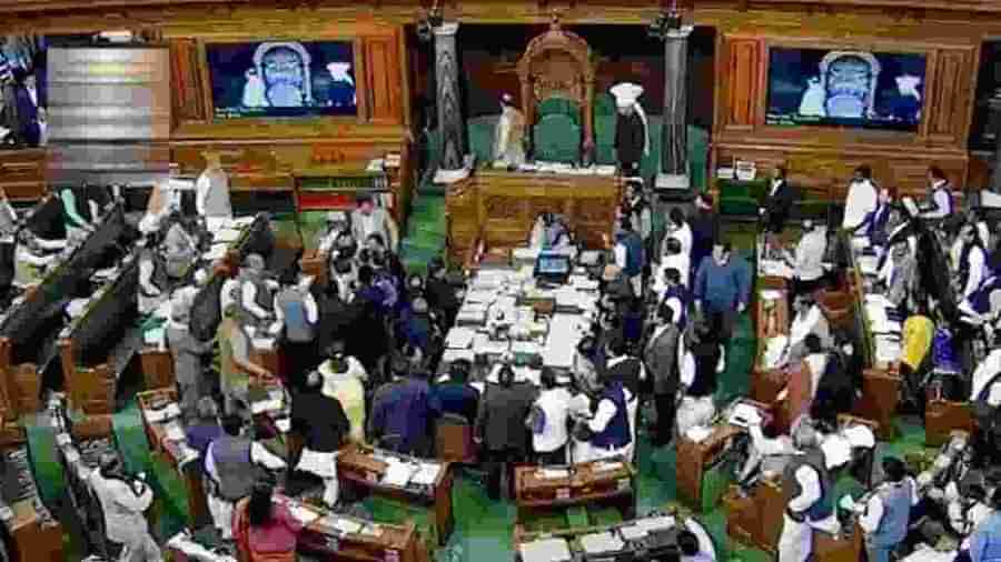 Parliament Winter Session: PMની ચેતવણી છતાં ગૃહમાંથી ભાજપના 10 સાંસદો ગાયબ, આજે સંસદીય દળની બેઠકમાં ક્લાસ લેવાઈ શકે છે