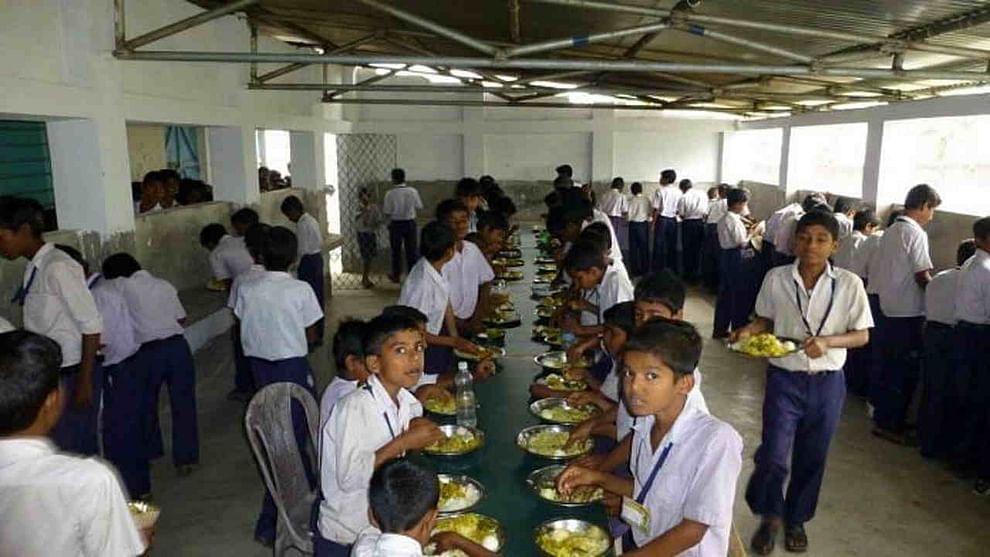 Karnataka: સરકારી શાળાના મધ્યાહન ભોજનમાંથી મૃત ગરોળી મળી, 80 વિદ્યાર્થીઓ બીમાર, હોસ્પિટલમાં દાખલ કરવા પડ્યા